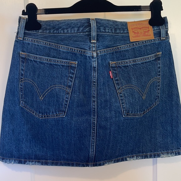 Levi’s Denim Skirt - Size 31 - Picture 3 of 9